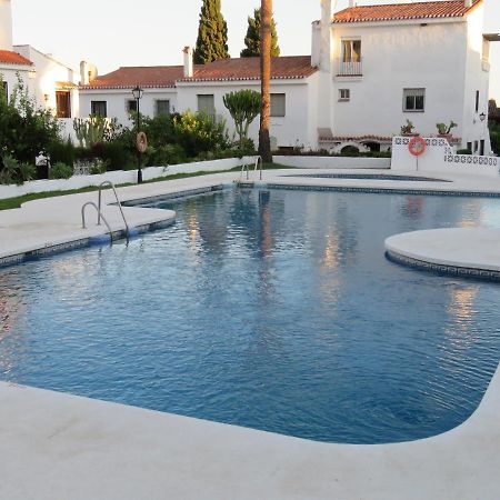 Apartamento bien situado en Marbella Exterior foto