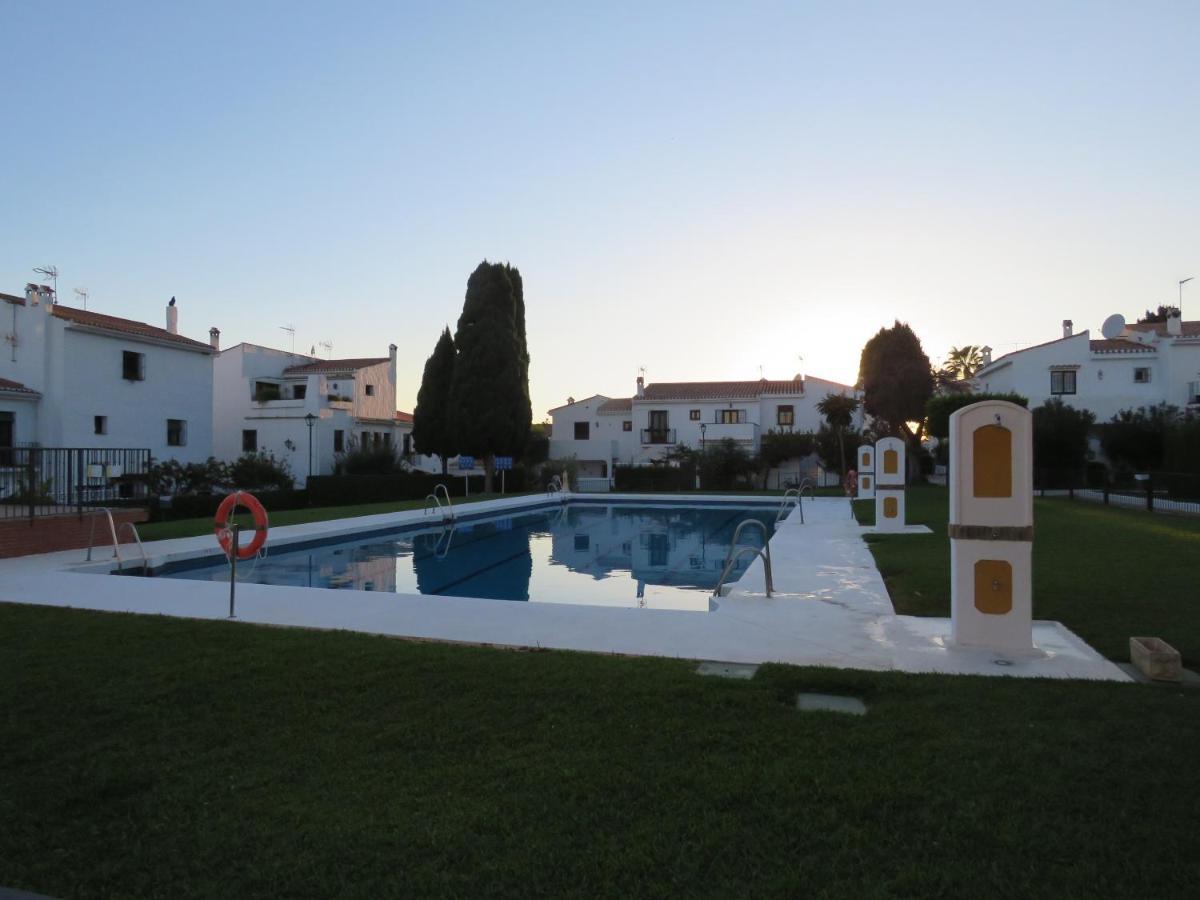 Apartamento bien situado en Marbella Exterior foto