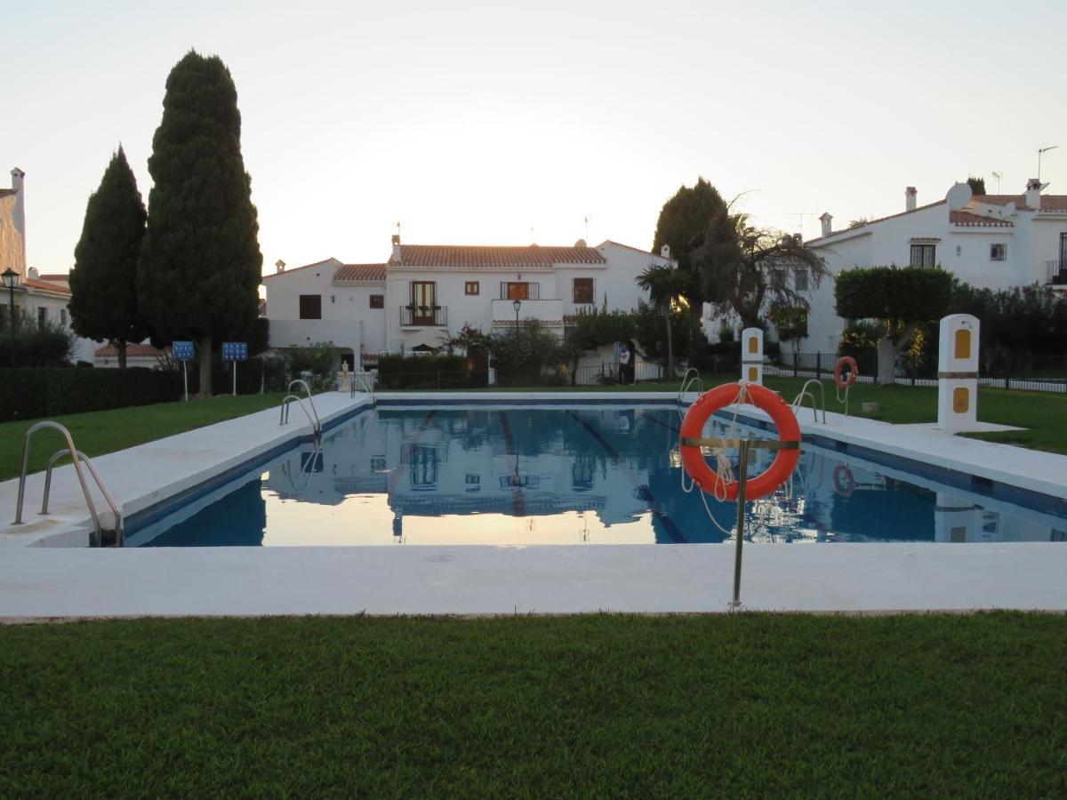 Apartamento bien situado en Marbella Exterior foto