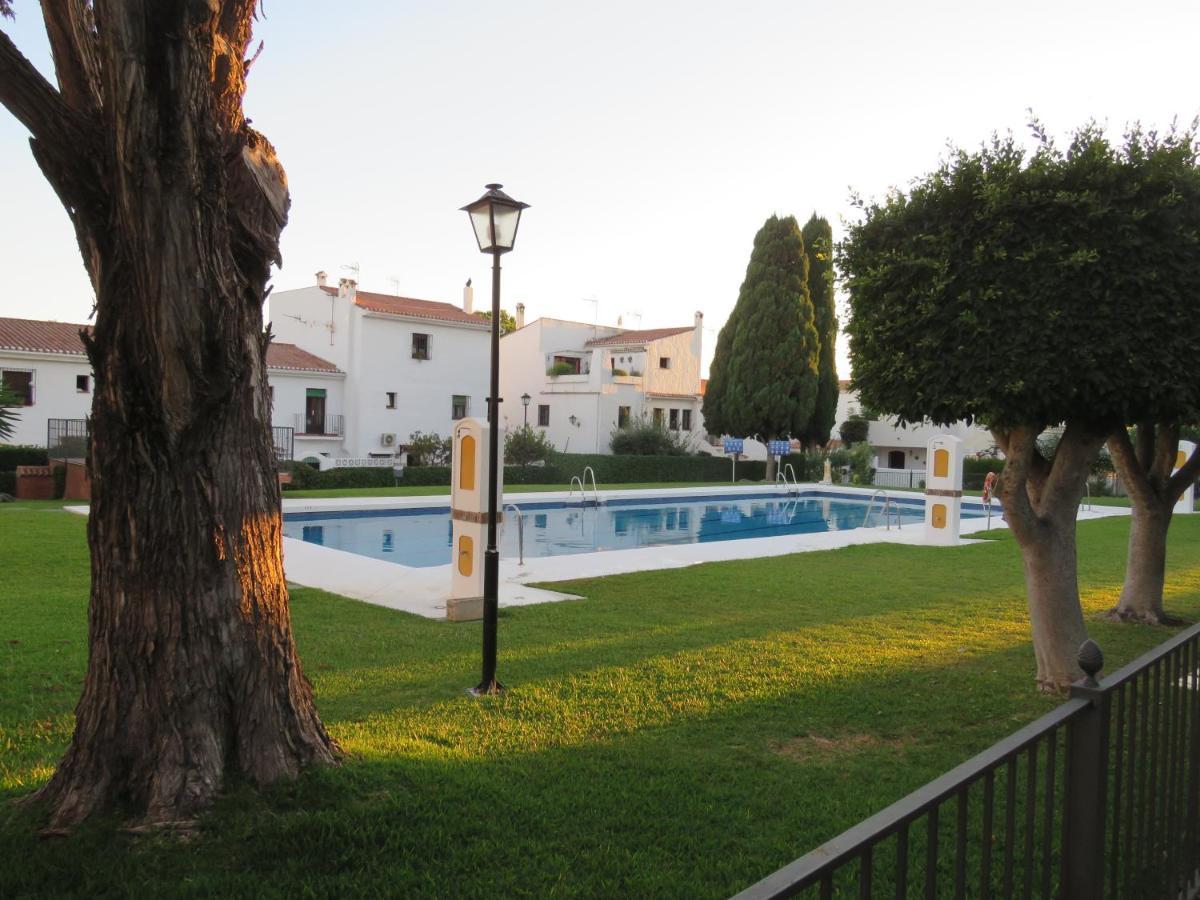 Apartamento bien situado en Marbella Exterior foto