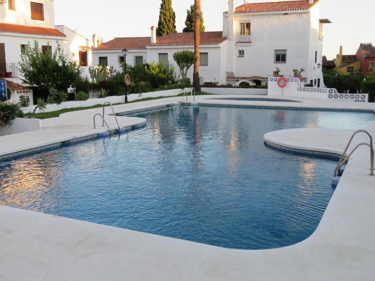 Apartamento bien situado en Marbella Exterior foto