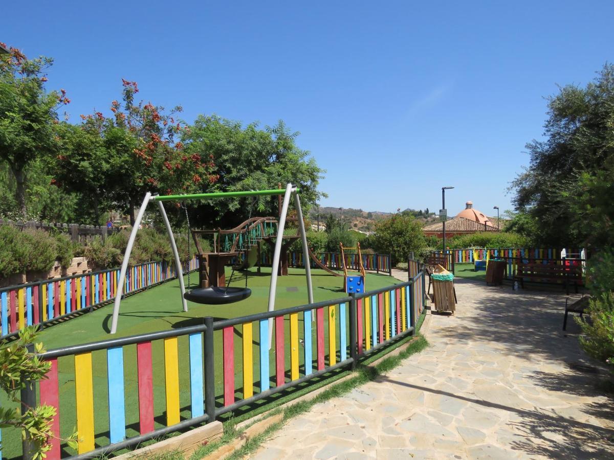 Apartamento bien situado en Marbella Exterior foto