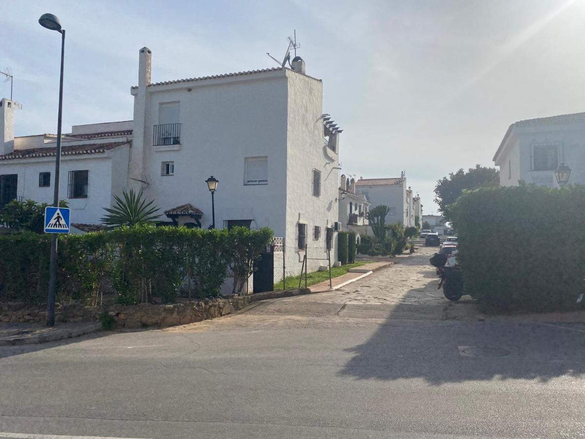 Apartamento bien situado en Marbella Exterior foto